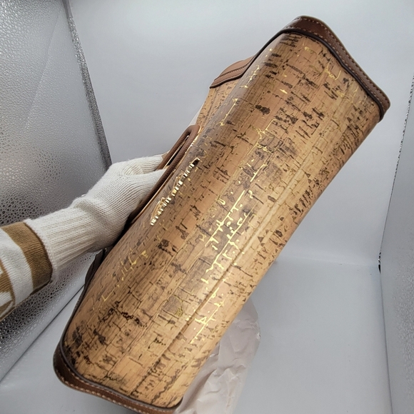 Anne Klein Cork Handle Crossbody Handbag Clutch Gold Metallic Magnet Clousure - Picture 6 of 13